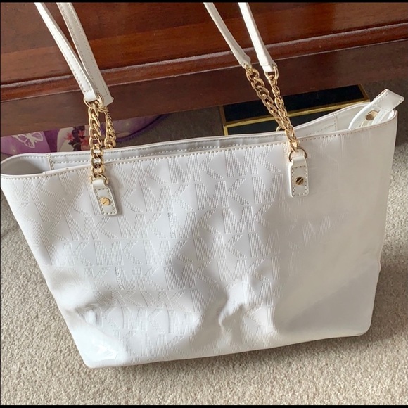 michael kors white patent leather purse